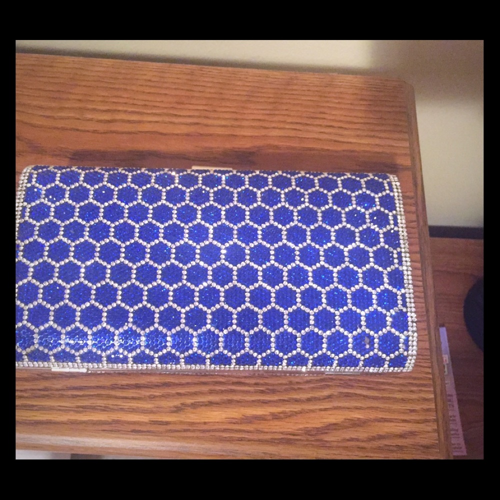 Fancy clutch